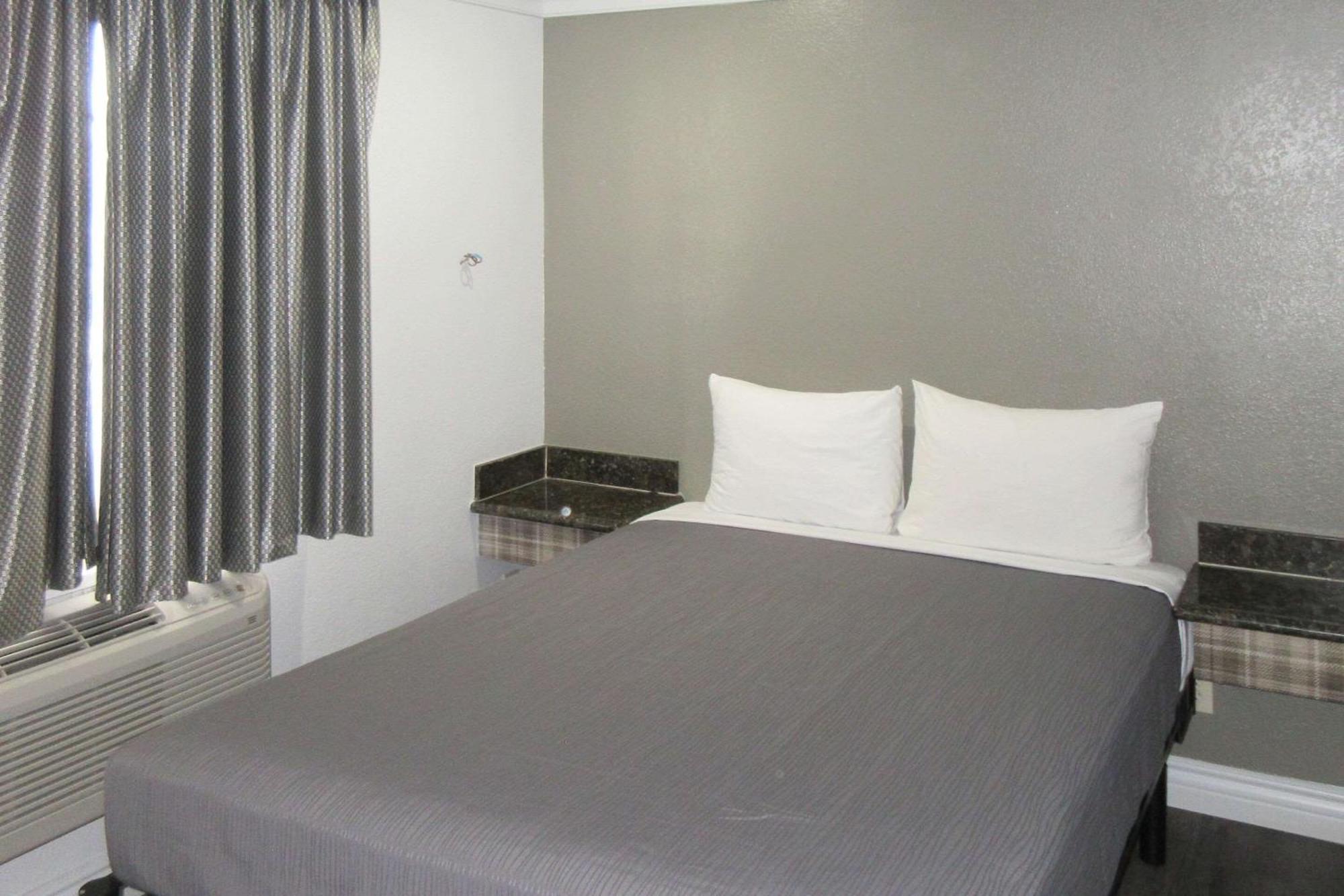 Rodeway Inn Commerce - Los Angeles Екстериор снимка