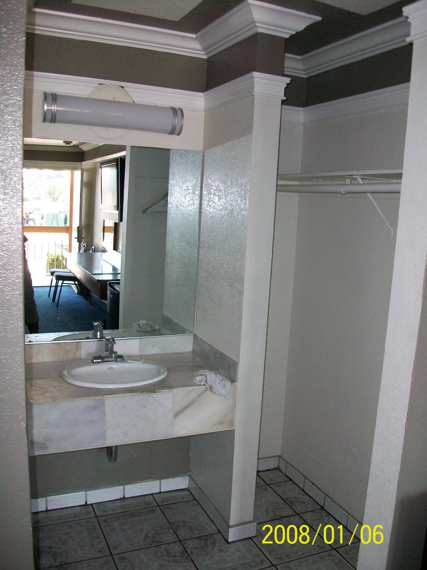 Rodeway Inn Commerce - Los Angeles Стая снимка